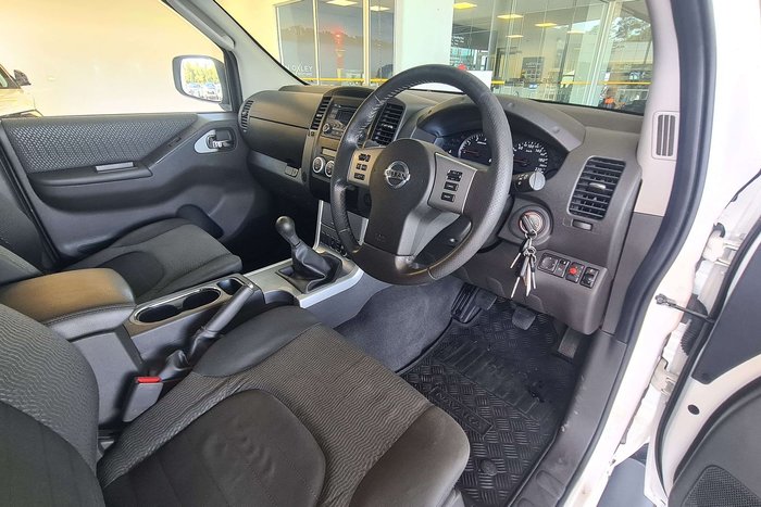 2013 Nissan Navara ST