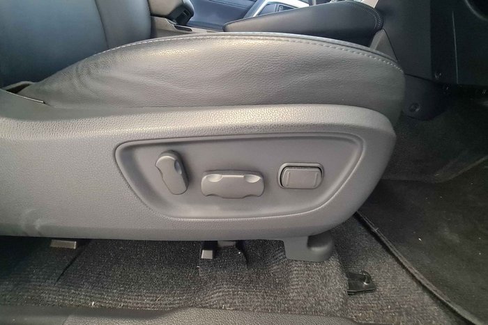 2024 Mitsubishi Pajero Sport Exceed