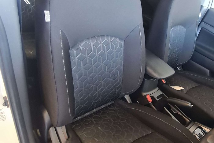 2024 Mitsubishi ASX ES