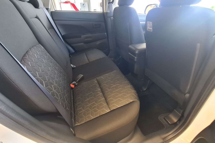 2024 Mitsubishi ASX ES