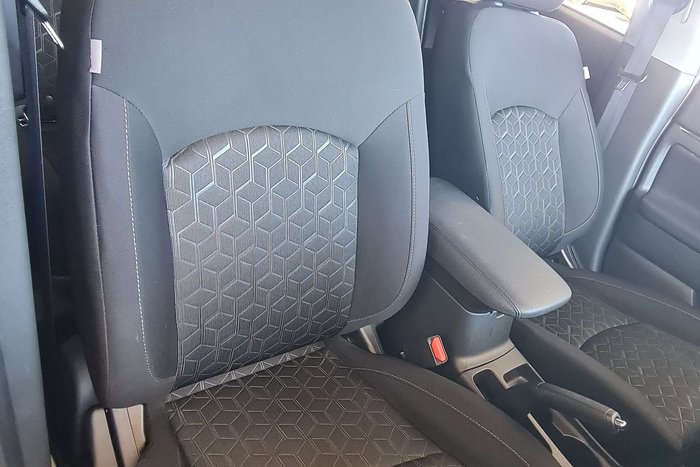 2024 Mitsubishi ASX ES