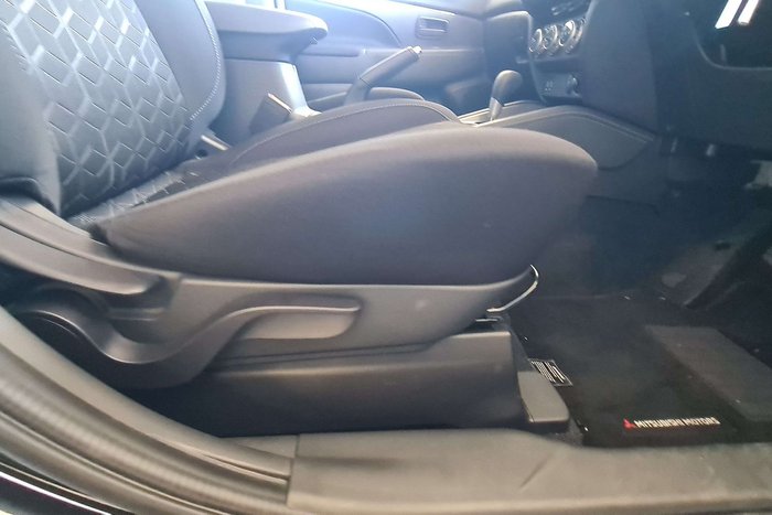 2024 Mitsubishi ASX ES