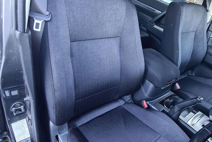 2020 Mitsubishi Pajero GLX