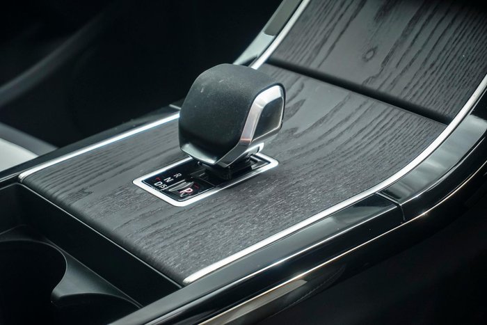 2025 Land Rover Range Rover Evoque P250 Dynamic SE