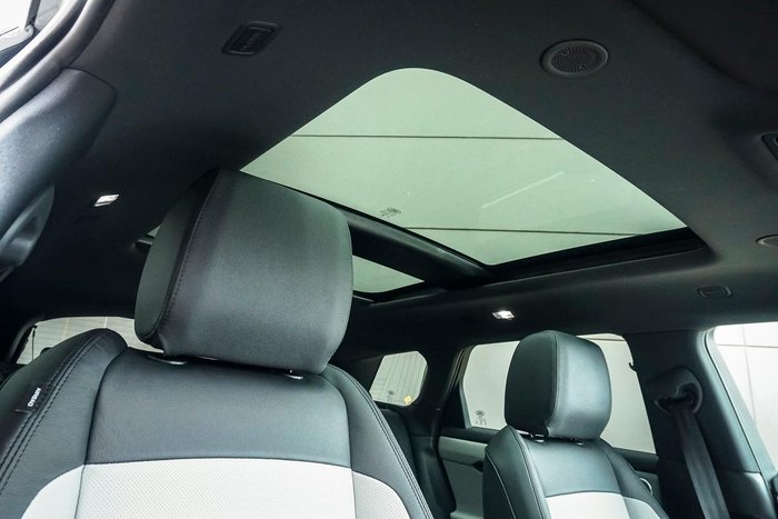 2025 Land Rover Range Rover Evoque P250 Dynamic SE