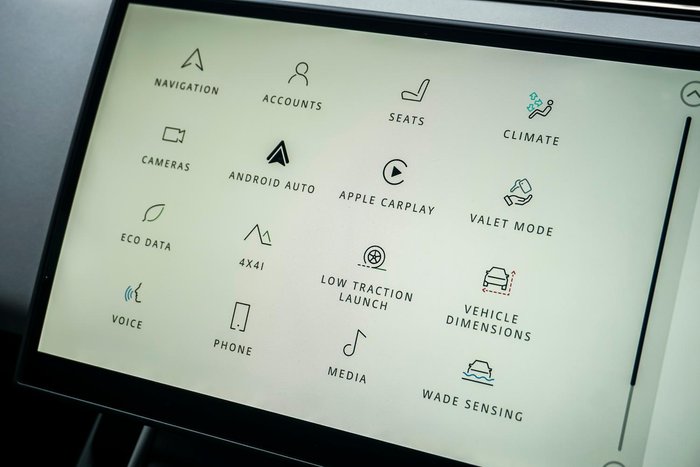 2025 Land Rover Range Rover Evoque P250 Dynamic SE