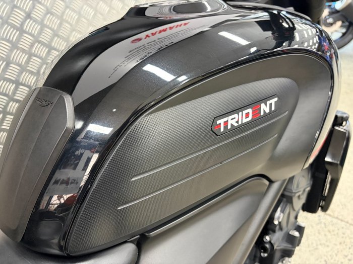 2022 Triumph TRIDENT 660 BLACK
