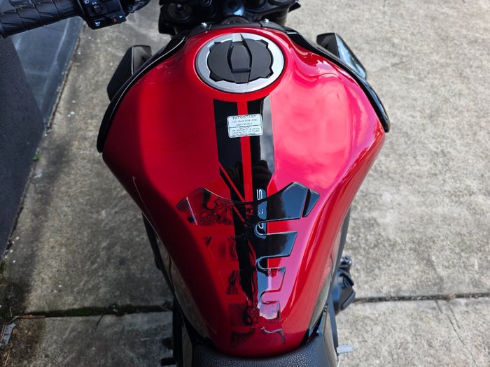 2024 Kawasaki Z900 (ZR900) RED