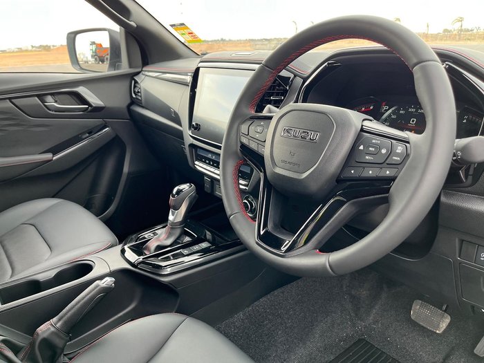2025 Isuzu D-MAX X-TERRAIN