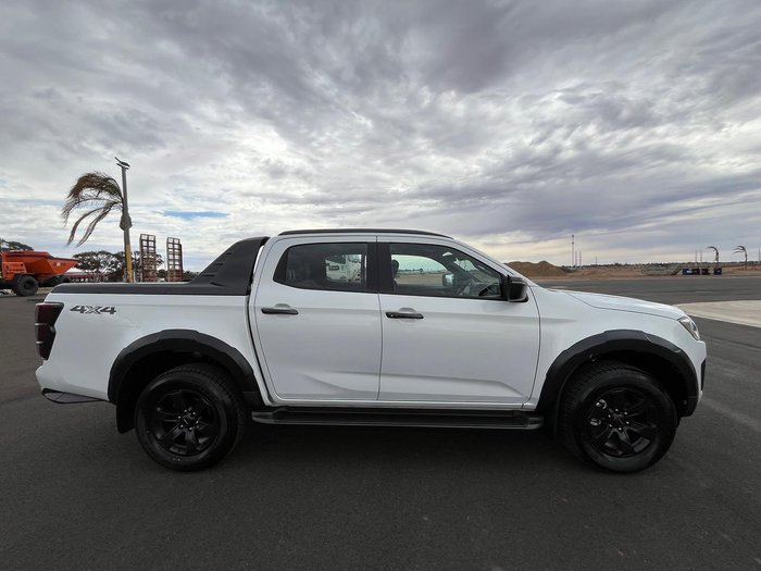 2025 Isuzu D-MAX X-TERRAIN