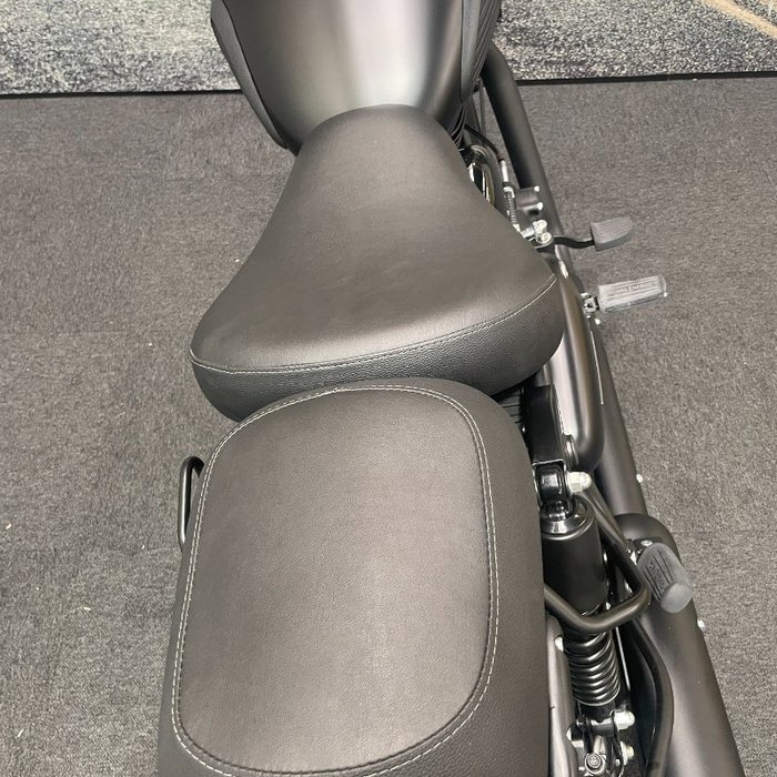 2025 Royal Enfield 2025 Royal Enfield 350CC CLASSIC 350 STEALTH BLACK