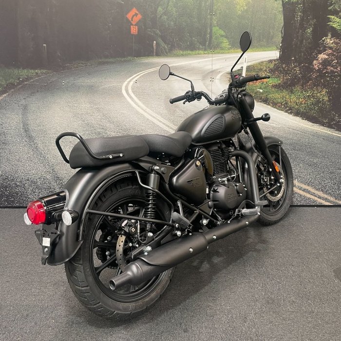 2025 Royal Enfield 2025 Royal Enfield 350CC CLASSIC 350 STEALTH BLACK