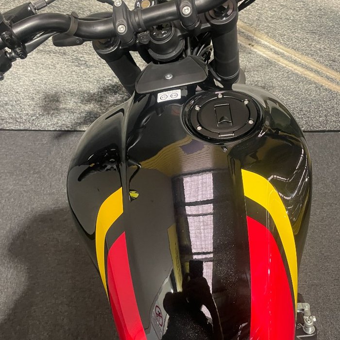 2025 Royal Enfield GUERILLA 450