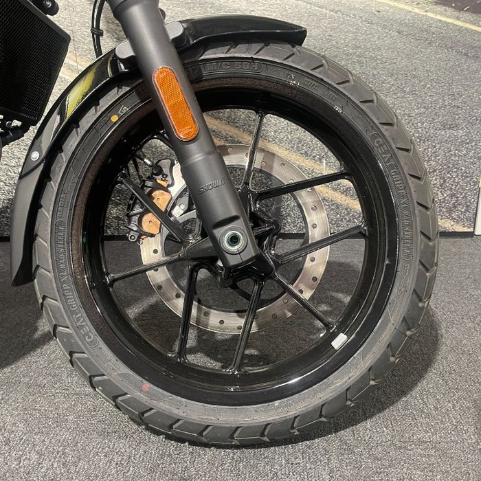 2025 Royal Enfield GUERILLA 450