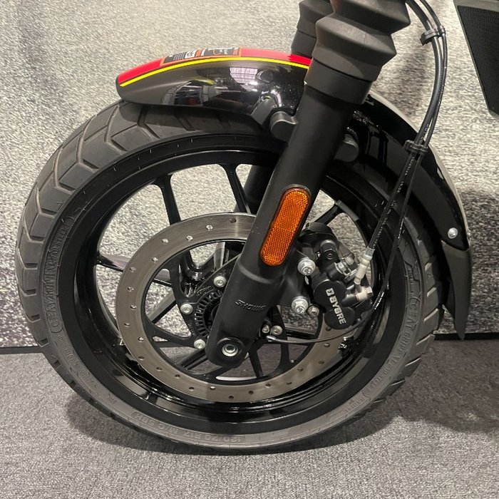 2025 Royal Enfield GUERILLA 450