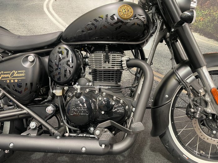 2025 Royal Enfield CLASSIC 350 DARK Black