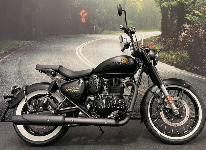 2025 Royal Enfield CLASSIC 350 DARK Black