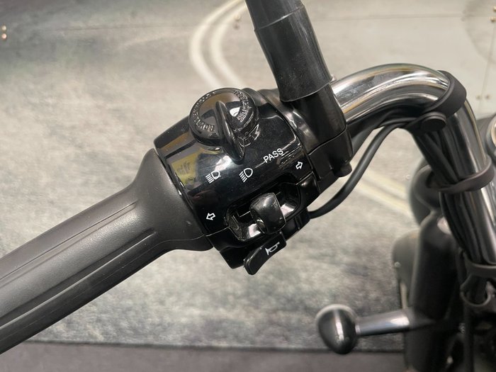 2025 Royal Enfield CLASSIC 350 DARK Black