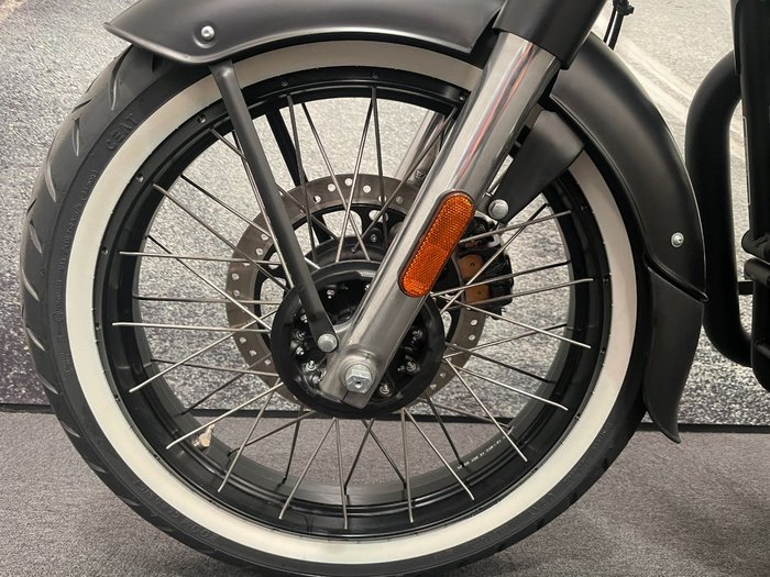 2025 Royal Enfield CLASSIC 350 DARK Black