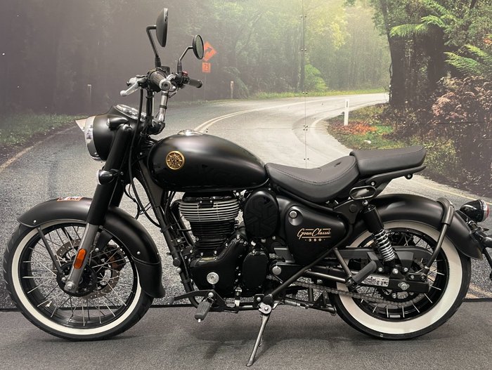 2025 Royal Enfield CLASSIC 350 DARK Black