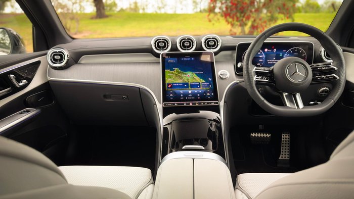 2025 Mercedes-Benz GLC-Class GLC300