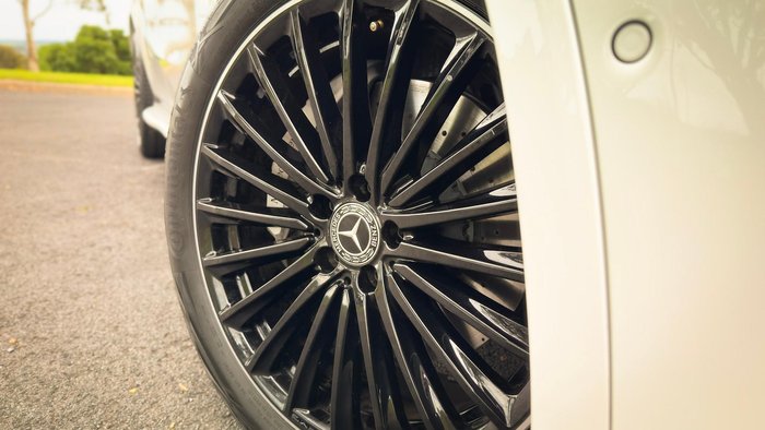 2025 Mercedes-Benz GLC-Class GLC300