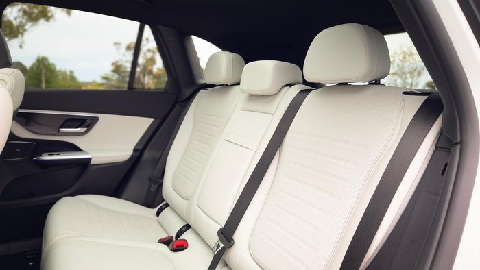 2025 Mercedes-Benz GLC-Class GLC300