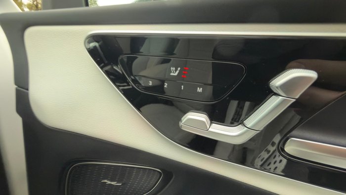 2025 Mercedes-Benz GLC-Class GLC300