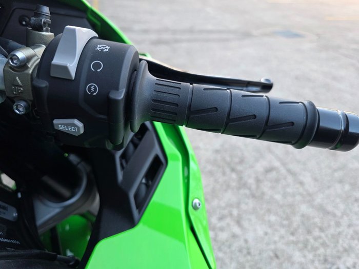 2025 Kawasaki NINJA ZX-10R GREEN