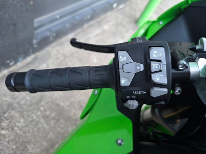 2025 Kawasaki NINJA ZX-10R GREEN