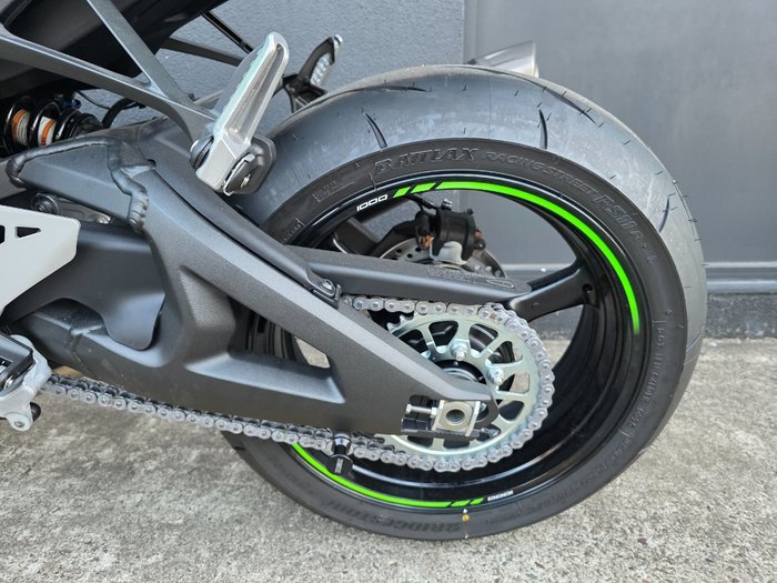 2025 Kawasaki NINJA ZX-10R GREEN
