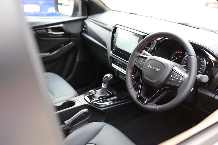 2025 Isuzu D-MAX X-TERRAIN