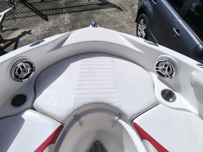 2008 Glastron GT 225