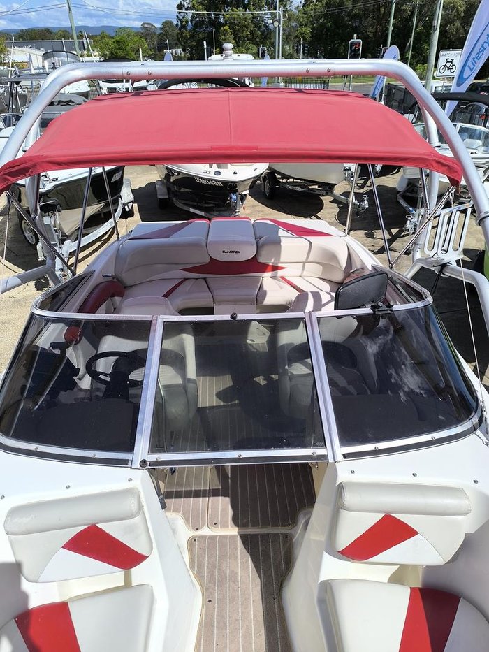 2008 Glastron GT 225