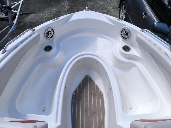 2008 Glastron GT 225