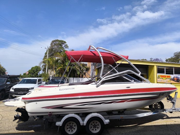 2008 Glastron GT 225