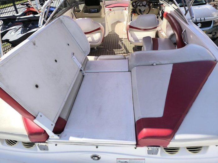 2008 Glastron GT 225