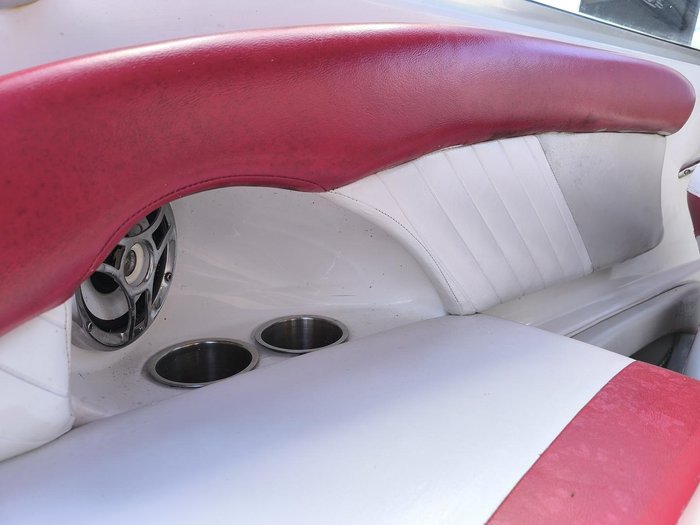 2008 Glastron GT 225