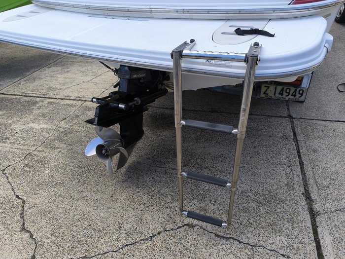 2008 Glastron GT 225