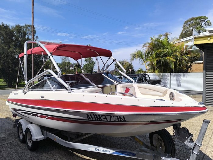 2008 Glastron GT 225