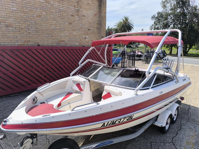 2008 Glastron GT 225