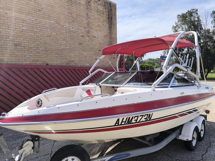 2008 Glastron GT 225