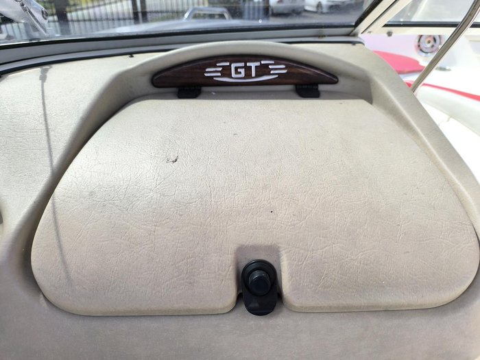 2008 Glastron GT 225