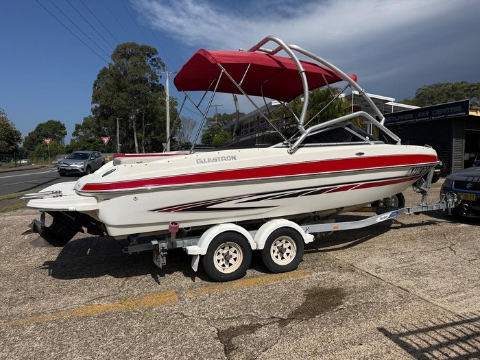 2008 Glastron GT 225