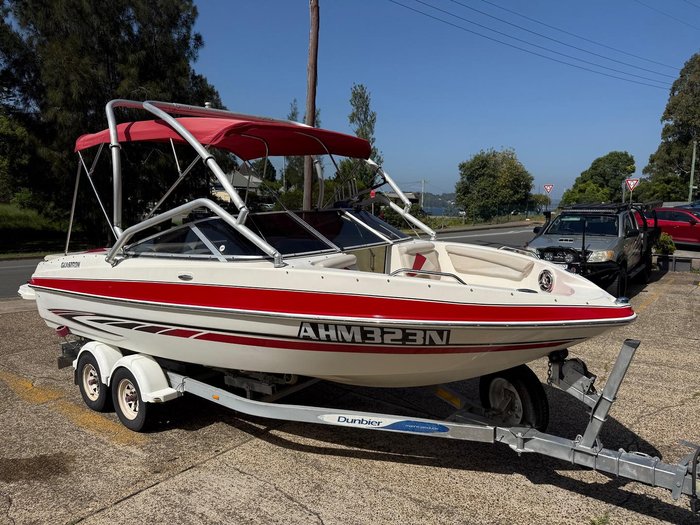 2008 Glastron GT 225