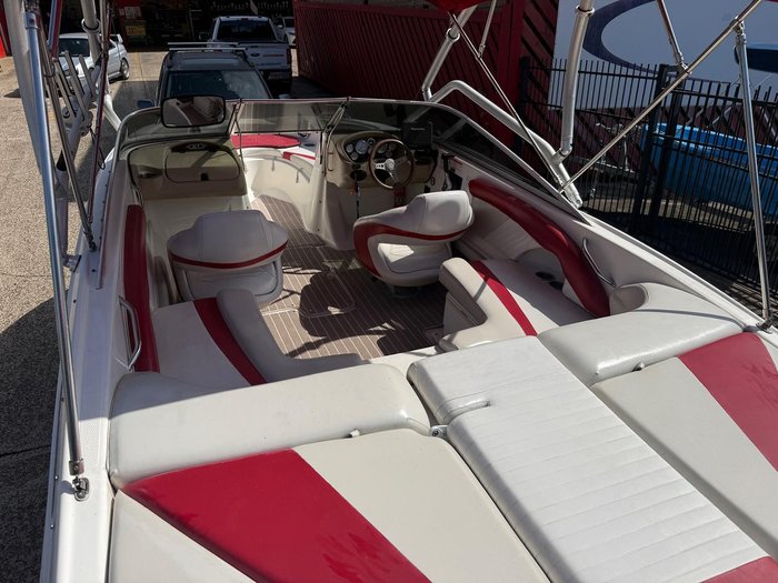 2008 Glastron GT 225