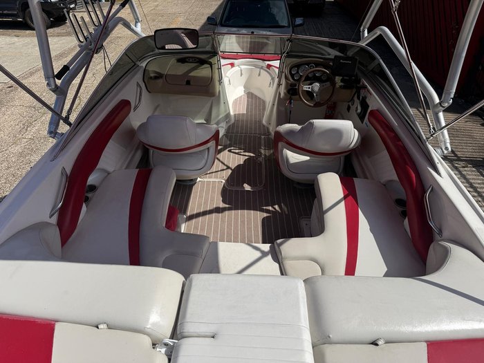 2008 Glastron GT 225