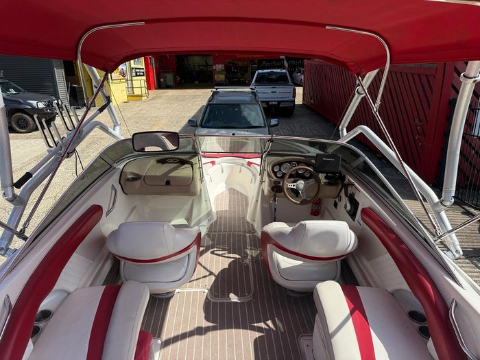 2008 Glastron GT 225