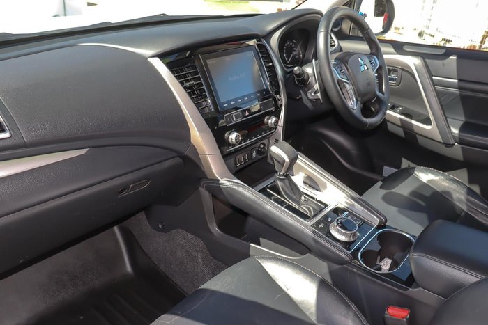 2021 Mitsubishi Pajero Sport GLS