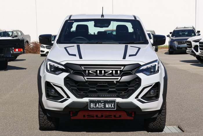 2025 Isuzu D-MAX BLADE